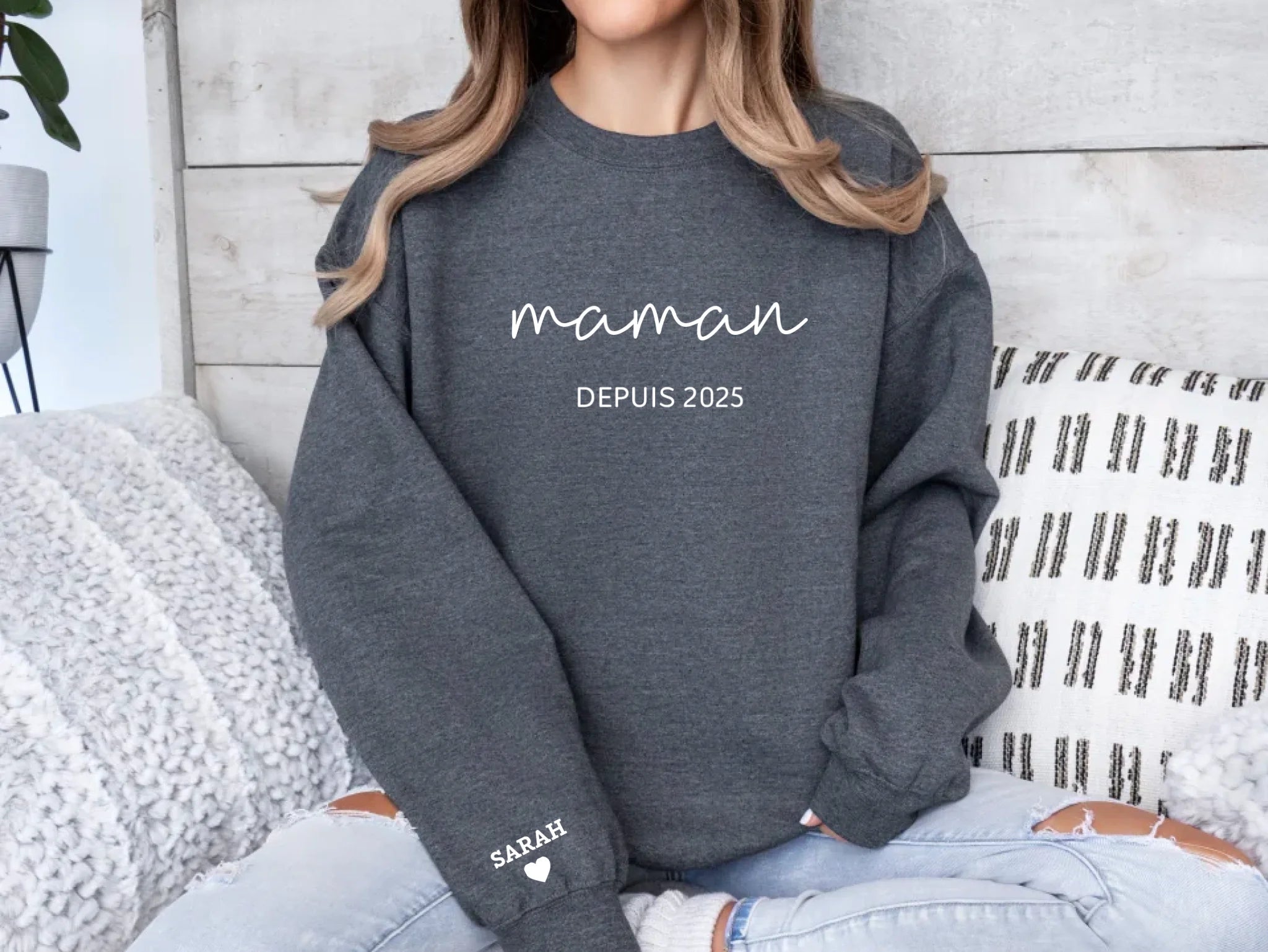 “Maman-EST” - Sweat-shirt personnalisé brodé avec les prénoms des enfants et la date